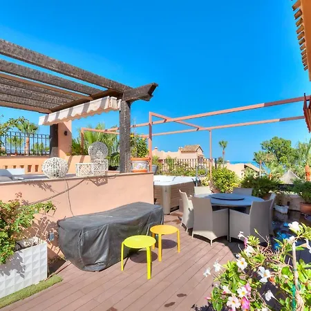 Penthouse By The Marbella